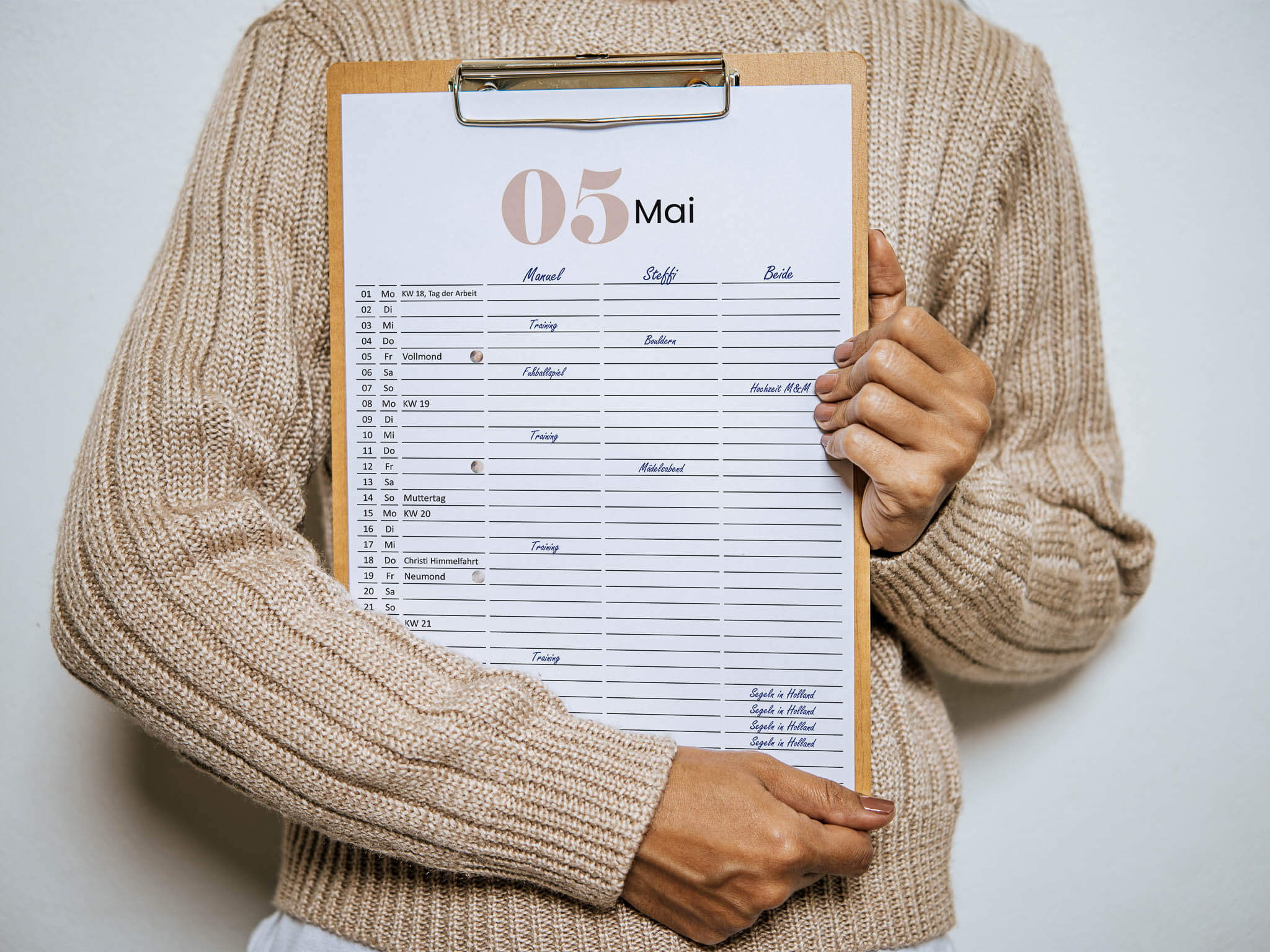 Praktischer Kalender für die Wand.